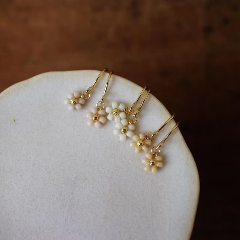 串珠耳飾_一朵小花/奶油色/beading earing