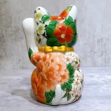 【白瓷花語】日本清水燒招財貓 | 色繪 白地 牡丹椿櫻