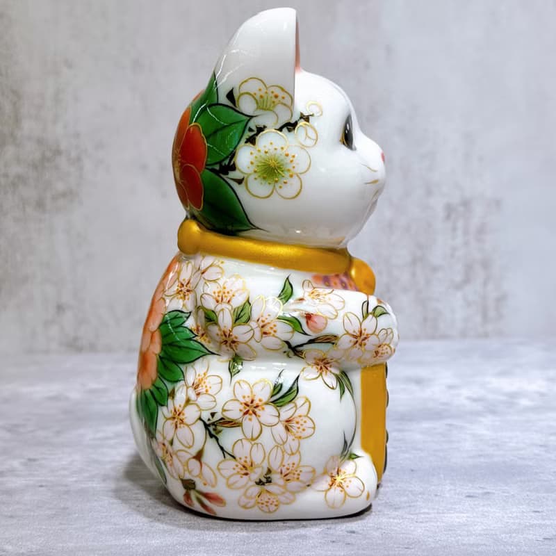 【白瓷花語】日本清水燒招財貓 | 色繪 白地 牡丹椿櫻