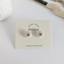 ビションフリーゼ 刺繍ピアス/イヤリング