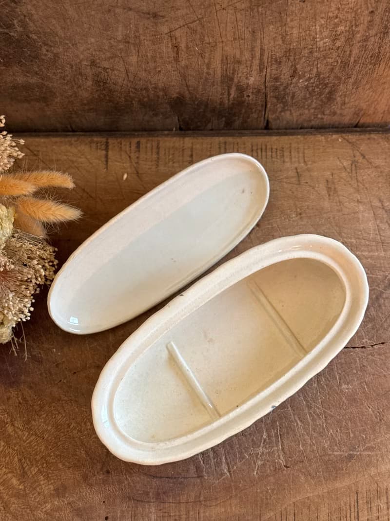 40223-迷人法國古董牙刷瓷盒