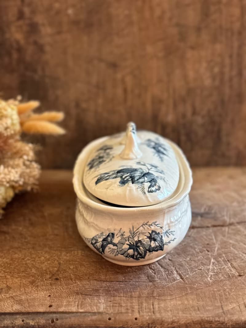 40223-迷人法國古董牙刷瓷盒