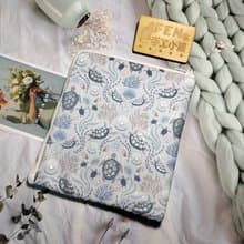 海洋系列-美國限量珠光迷霧灰燙銀海龜布L型拉鍊袋-電子書保護套