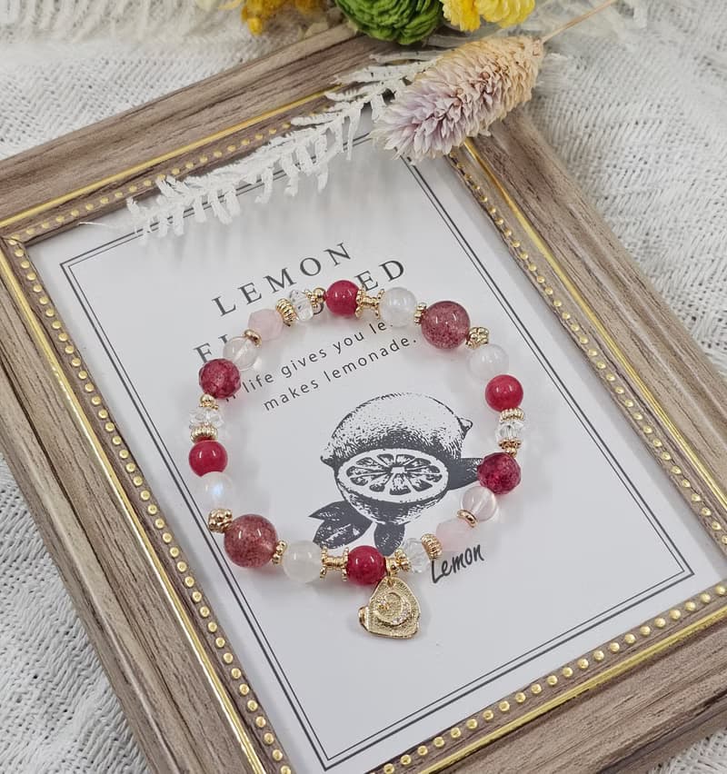 女神光-好人緣/愛情/氣色 /草莓晶/月光石/薔薇石/粉晶水晶手鍊