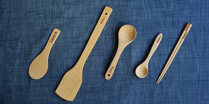 台灣檜木炒菜 . 煎匙