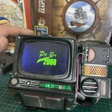 ゲーム Fallout の Vault 76 の Pip Boy 2000 をご紹介します。