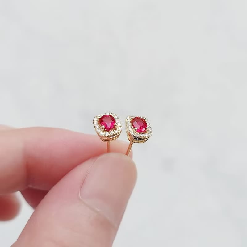 限量現貨 - 天然橢圓形紅寶 鑲鑽 純 18K 黃金耳釘 0.50ct 小華麗