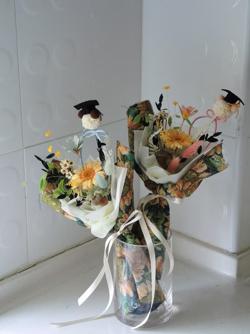 【畢業花禮】畢業季 花束 夜燈 水晶球 永生花 乾燥花 向日葵