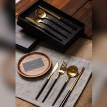 Islandoffer 島嶼製作 餐具禮盒套裝 含2套黑金4件 加相思木小碟