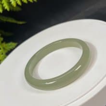 和田玉湖水綠手鐲53MM 老料青白色圓條玉手環 附證書 細膩油潤
