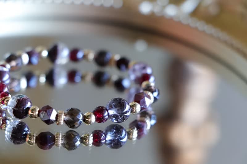 治癒7A紅幽靈婦科手鍊原礦設計 /  皇室的恩寵 - 紅幽靈-石榴石