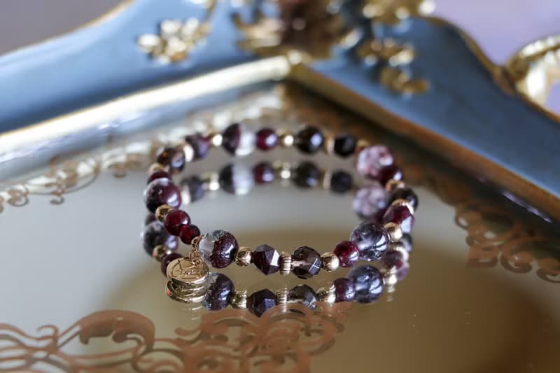 治癒7A紅幽靈婦科手鍊原礦設計 /  皇室的恩寵 - 紅幽靈-石榴石