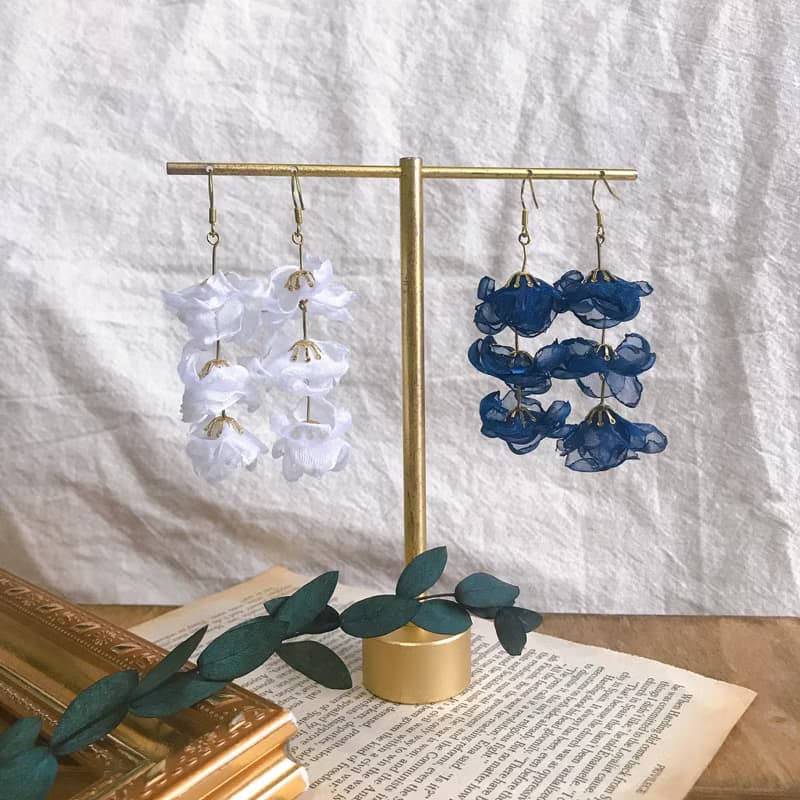 手作刺繡//夏日花串耳環//可改夾式