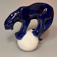 Panther in porcelain sculpture, cobalt
