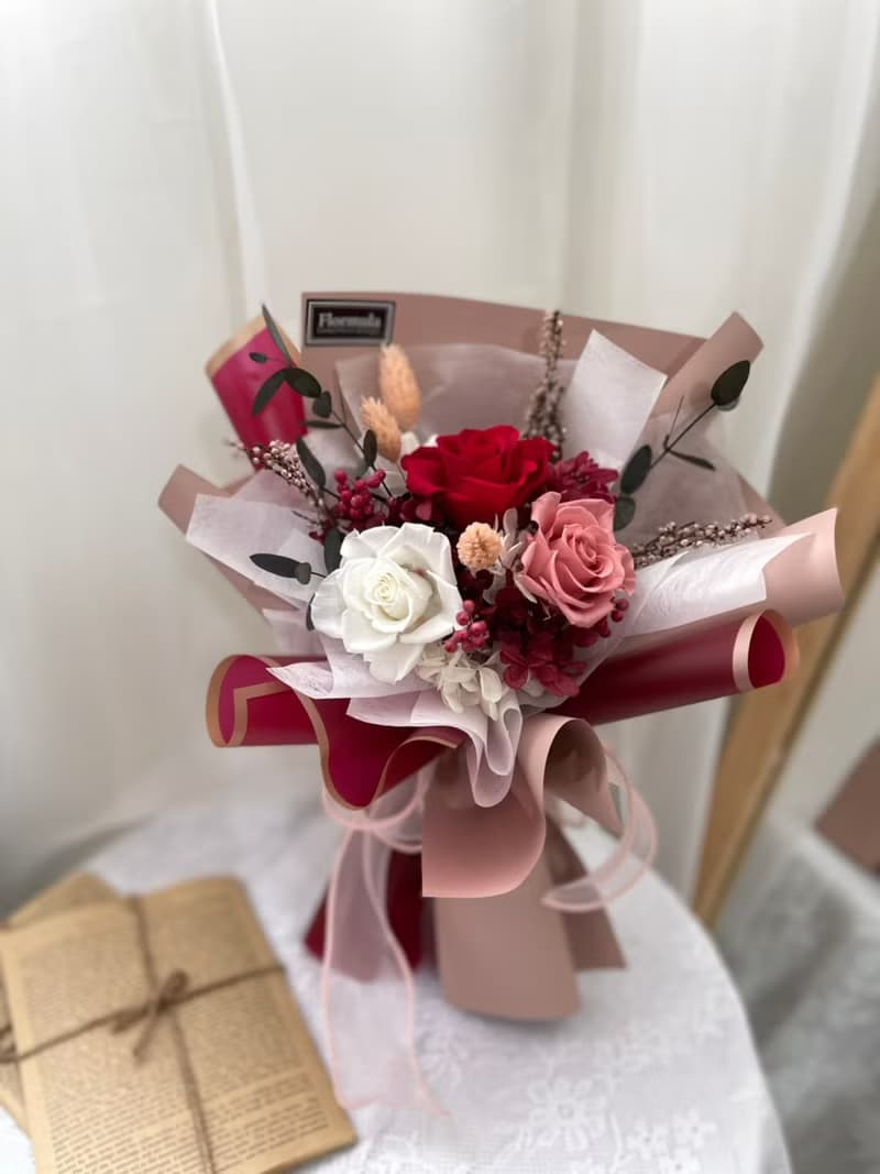 3朵永生玫瑰花束l母親節花束(可換康乃馨)