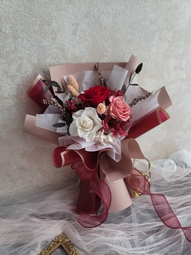 3朵永生玫瑰花束l母親節花束(可換康乃馨)
