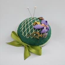 針墊 Green pin cushion pillow ribbon embroidery