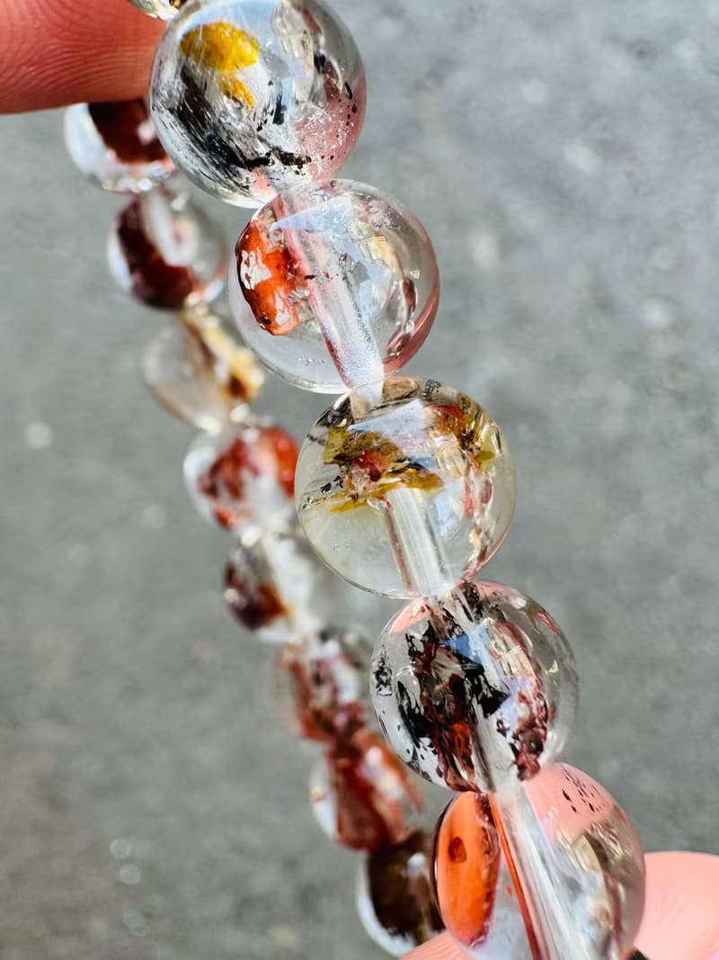 畢業級天然紅泥骸骨閃靈水晶8mm18.21g好運穩定情緒淨化洞察力