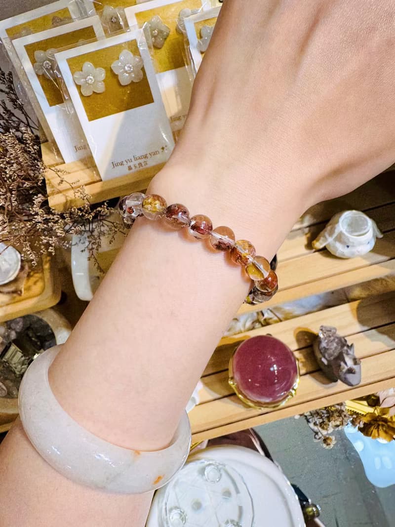 畢業級天然紅泥骸骨閃靈水晶8mm18.21g好運穩定情緒淨化洞察力