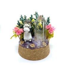 綠色樹林-貓咪與白水晶柱-公仔/水晶/乾燥花玻璃罩擺設