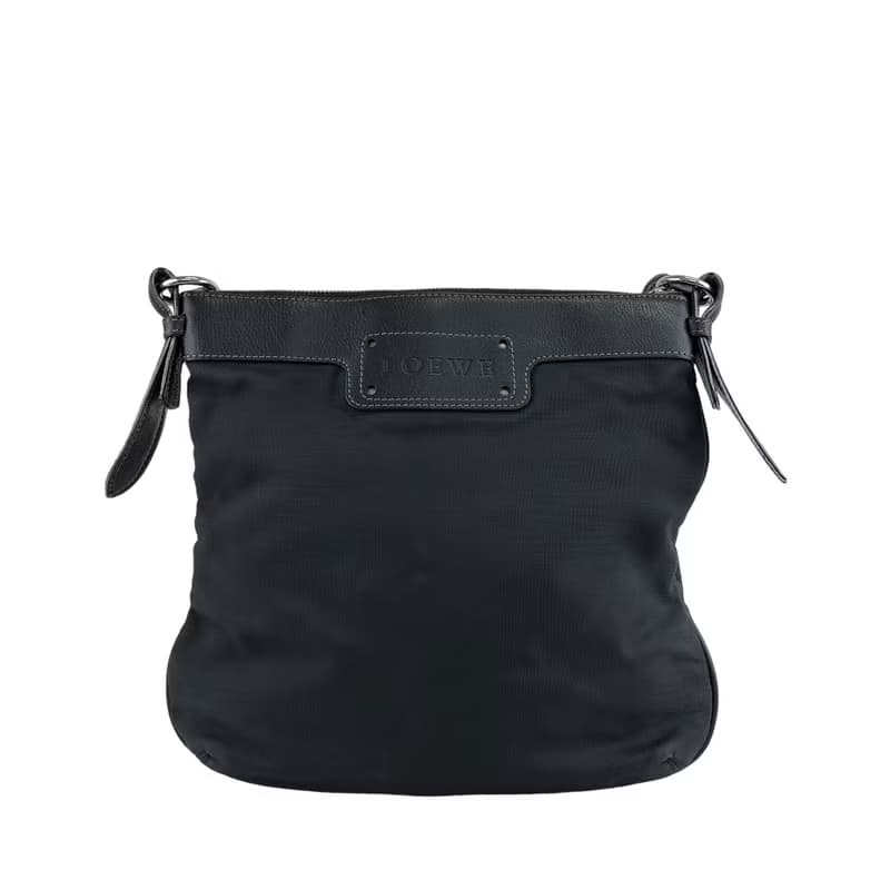 【 日本直送　名牌中古包 】LOEWE ロエベ ショルダーバッグ ブラック アナグラム レザー ナイロン vintage ヴィンテージ オールド x724pv