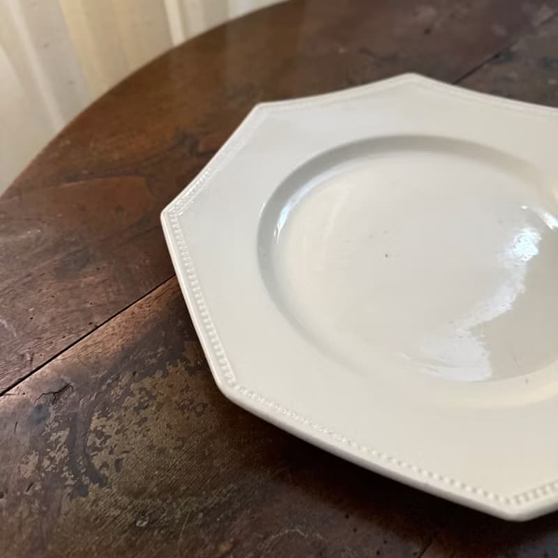 50668- 絕美稀有法國古董Sarreguemines八角珍珠邊飾大瓷盤30cm