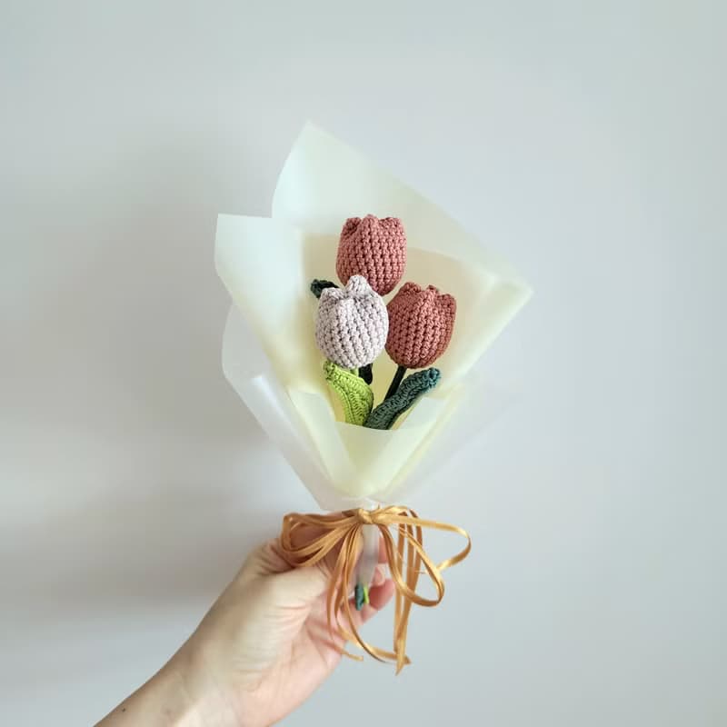 加玩偶的Q版鬱金香花束 純花束在另一個賣場