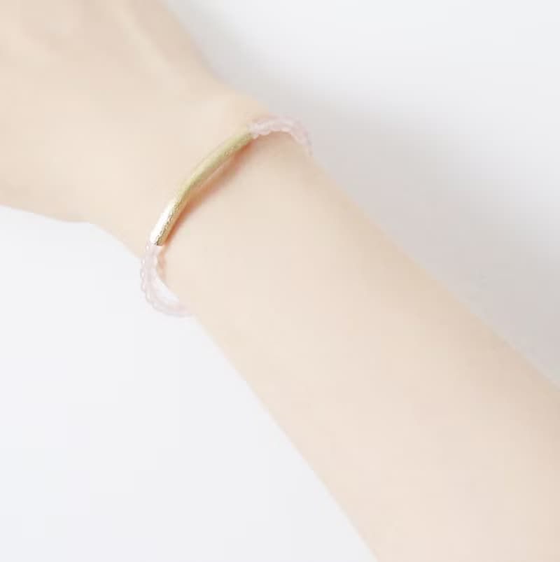 ローズクォーツとデザインパイプのブレスレット