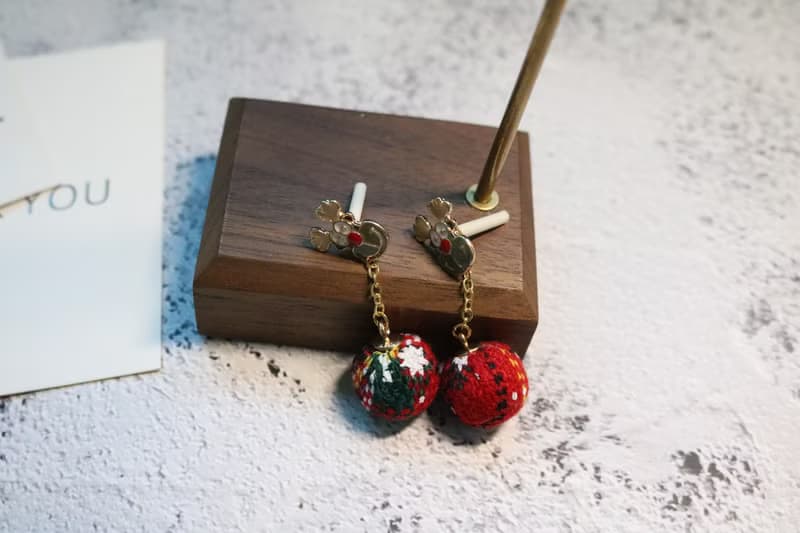 聖誕系列麋鹿耳釘呢子彩球耳飾Earrings