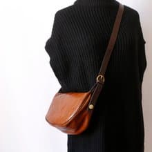 艶感あり高級牛革斜め掛けショルダーバッグ収納バッグ 長財布収納可能