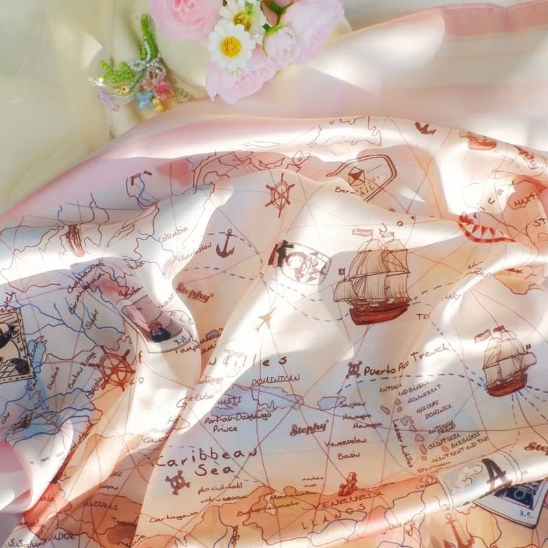 【粉嫩童話の約定】65x65cm夢幻童話國絲巾+ 絲巾扣 高級禮盒