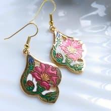 【西洋古董飾品 】景泰藍 花形 紅色花卉 耳勾針 針式耳環