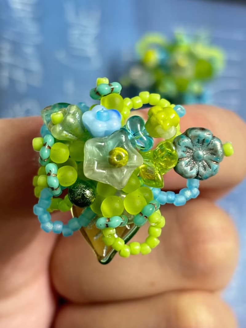 串珠花朵耳環 手作耳釘 串珠耳飾 花叢耳環 綠波蕩漾