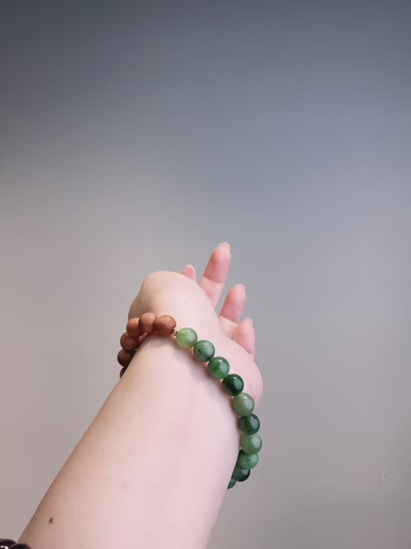 B2- 正宗老山檀香點綴和田玉。Z-20250918-525