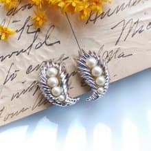 Vintage Jewelry 西洋古董飾品 TRIFARI 銀葉仿珠 夾式耳環