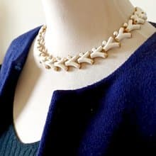 vintage jewelry  TRIFARI  牛奶玻璃仿珊瑚 頸鍊 項鍊