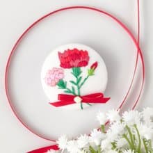 カーネーションの花束刺繍ブローチ　母の日