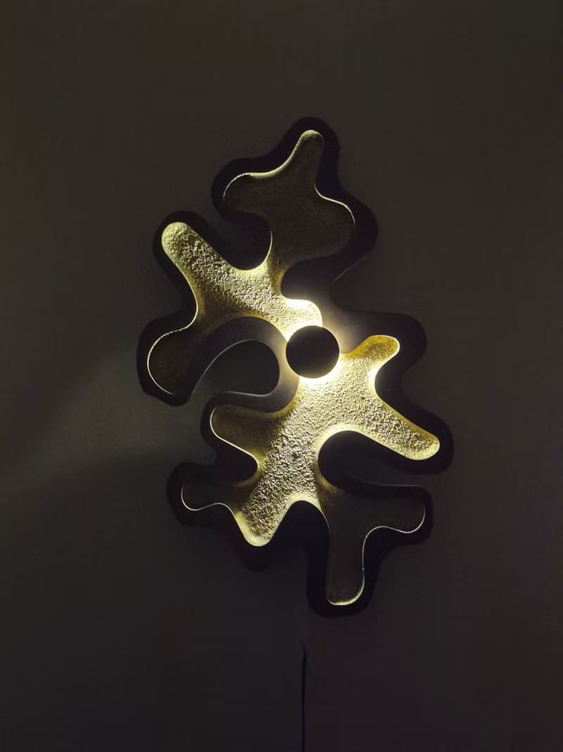 Coral Bloom Wall Light – Ocean-Inspired Metallic LED Art