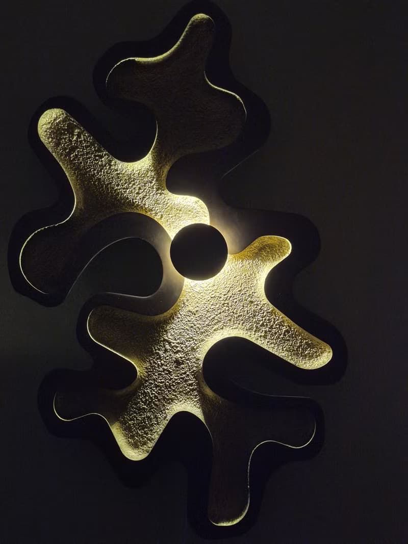 Coral Bloom Wall Light – Ocean-Inspired Metallic LED Art