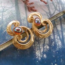 Vintage Jewelry 西洋古董飾品 AVON 啞光 霓光 花體  針式耳環