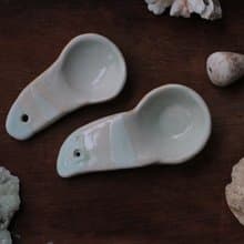 純手捏淡藍色小鳥形象陶瓷湯匙/陶匙(1對)