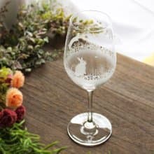 【お花と春うさぎ / ワイングラス】うさぎモチーフのワイングラス