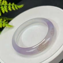 高品質 漸變紫 瑪瑙手镯 58+MM 冰潤起剛天眼飄朱砂點 氣質浪漫