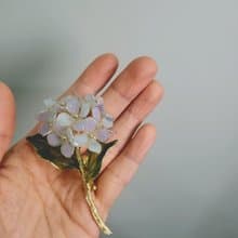 繡球花。胸針。沾浸藝術花。飾物。生日禮物