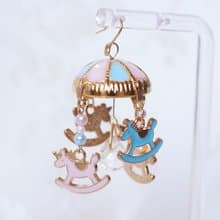回るメリーゴーランド ピアス/イヤリング