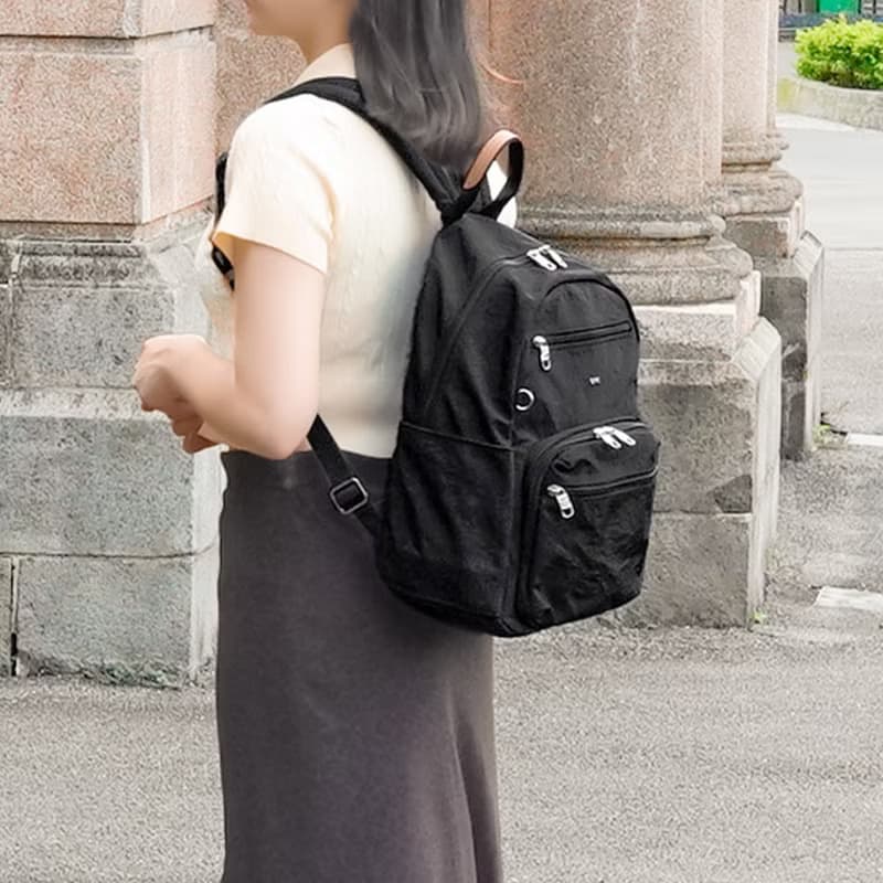 (黑色)必buy輕盈紙感旅行後背包33531