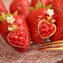 いちごのピアス/イヤリング