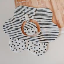 【11/14後出貨】彌月禮物 轉轉花兜 平安符袋  560度圍兜  嬰兒