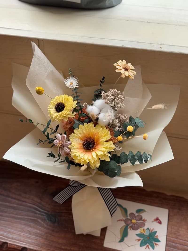 索拉向日葵+永生花 乾燥畢業花束