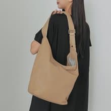supportingrole 圓弧簡約空氣感真皮側背包 奶茶